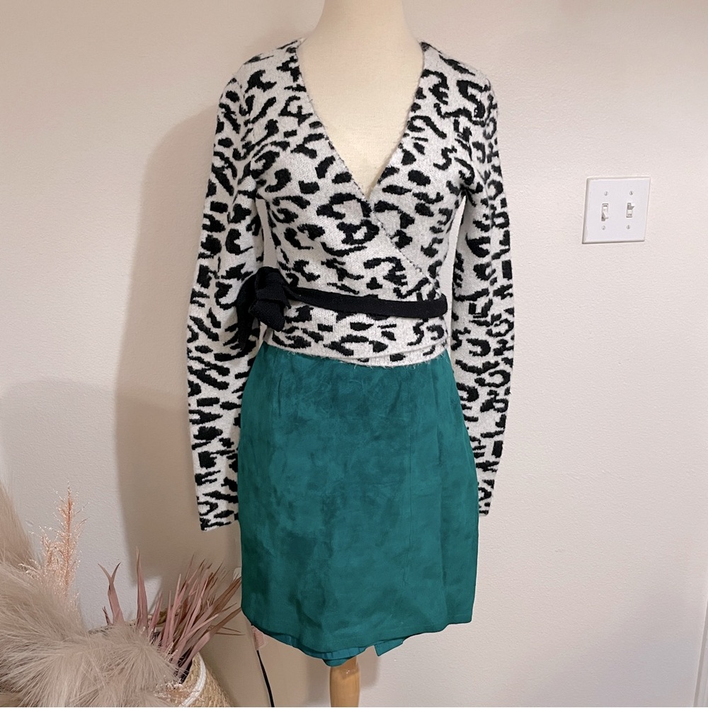 International Leather Collection | Vintage 100% Suede Leather Teal Mini Skirt